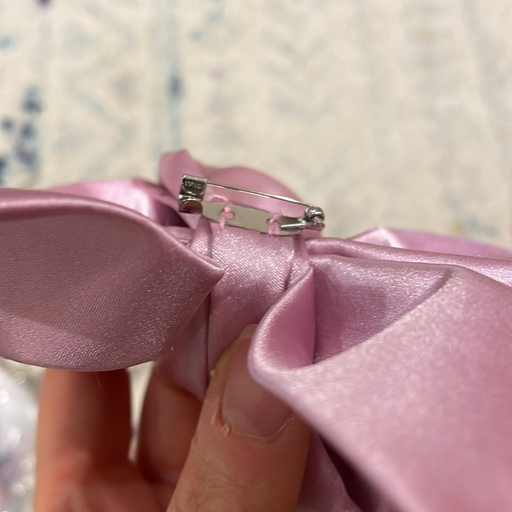 Large pink bow - Picture 3 of 3